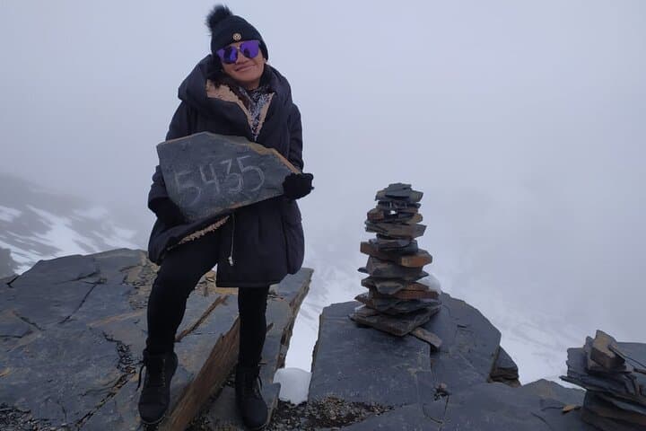 Chacaltaya and Moon Valley Day Tour from La Paz — High‑Altitude Hike & Eroded Badlands photo 4