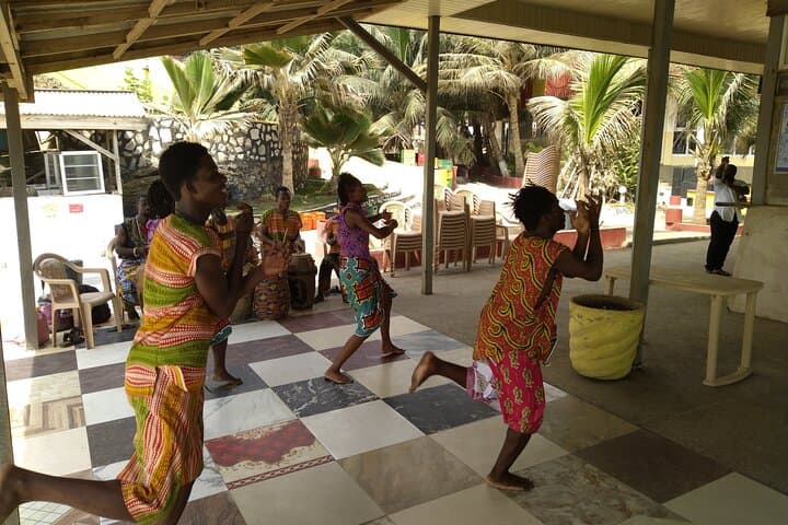 Accra Hands-On Ghanaian Drumming & Dance Workshop — Cultural Experience in 2–3 Hours