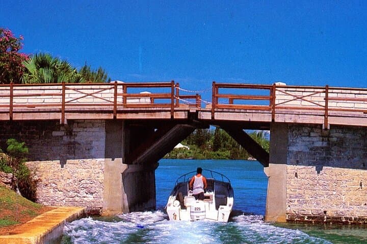 Bermuda Sights, Shopping & Pink Sand Beaches — Half-Day Bus Tour photo 4