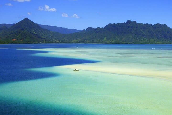 Kaneohe Bay Sandbar Snorkel & Paddle: Boat Tour to Kaneohe's Turtle Reef photo 1
