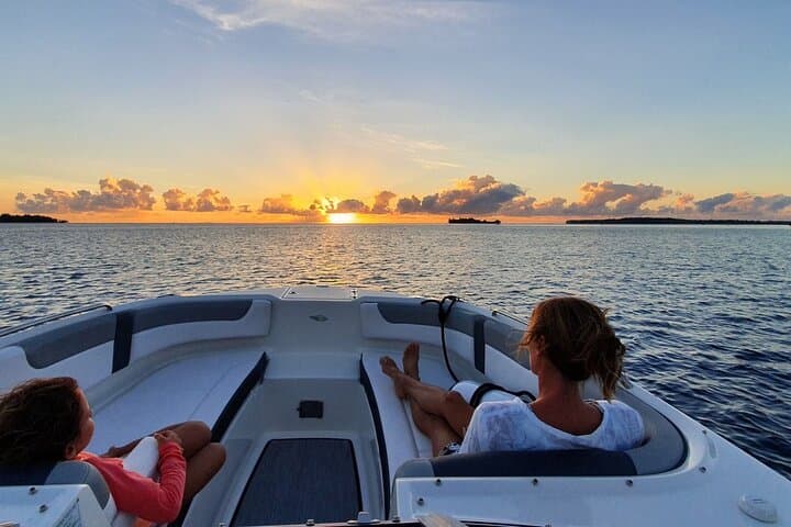 Bora Bora Private Sunset Cruise — Motu Tapu & Teavanui Pass Champagne Sail photo 2