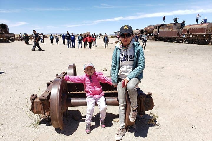 3-Day Salar de Uyuni Premium Tour: Salt Flats, Colored Lagoons & Desert Wonders photo 4
