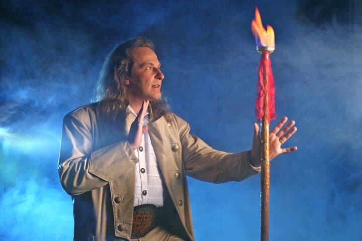 Candlelight Magic Show Las Vegas: Intimate Up-Close Performances with World-Class Magicians photo 3