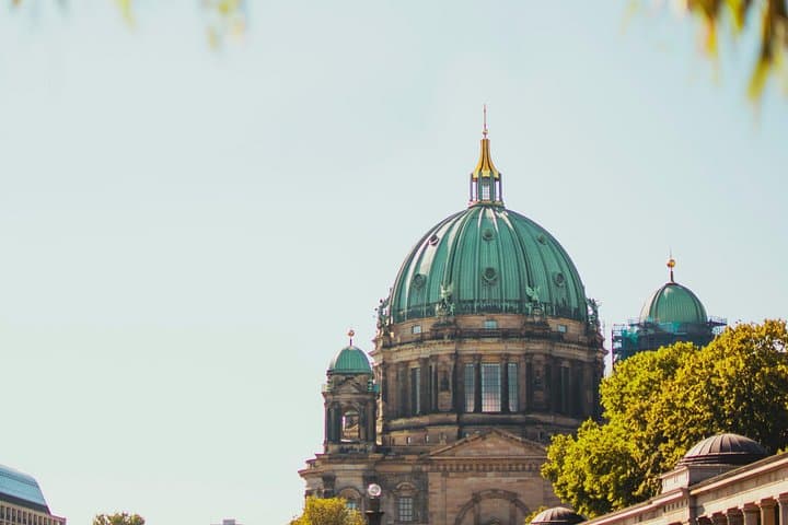 Prague to Berlin Private Transfer with Optional Sightseeing — Door-to-Door Comfort and Curated Stops photo 3