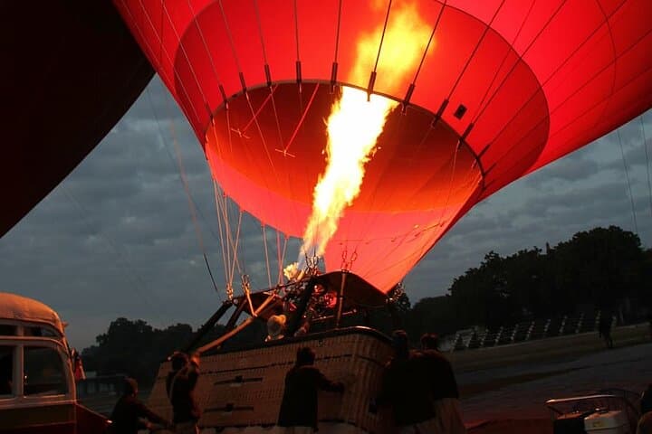 Sunrise Hot Air Balloon Over Göreme: Cappadocia's Iconic Flight photo 2