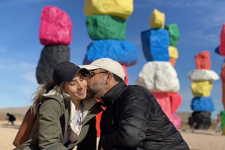 Seven Magic Mountains & Las Vegas Sign Tour (Spanish) — 2–3 Hour Mojave Photo Stop photo 3