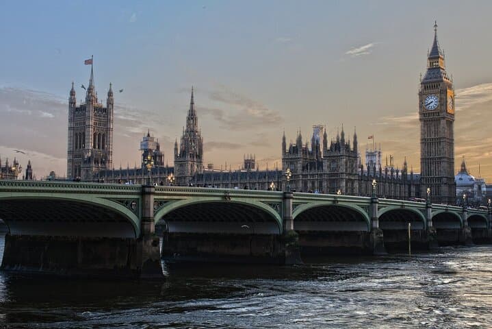Layover London: 6-Hour Executive Private Tour from LHR — Meet & Greet Airport Pickup photo 5