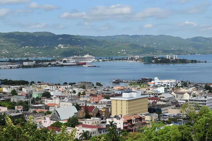 Montego Bay Highlights: City Tour, Doctor's Cave & Hip Strip Essentials photo 3