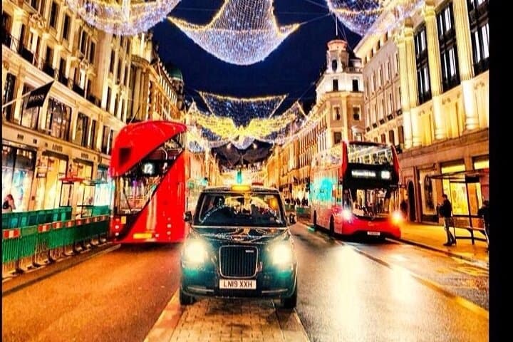 London Christmas Lights Taxi Tour: Private Electric Cab Through Oxford Street, Mayfair & Westminster photo 2