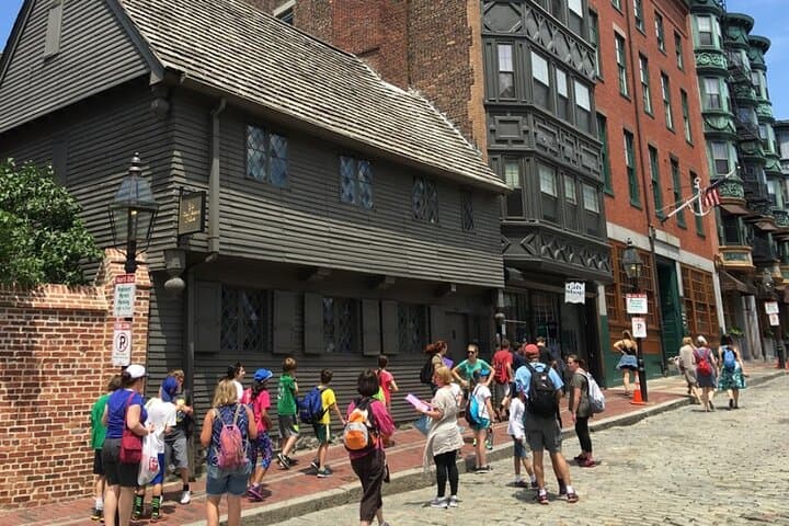 Boston Seafood Lovers Walking Tour: Lobster Rolls, Chowder & Freedom Trail photo 6