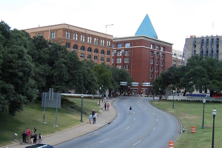1-Hour JFK Assassination Walking Tour — Dealey Plaza Highlights