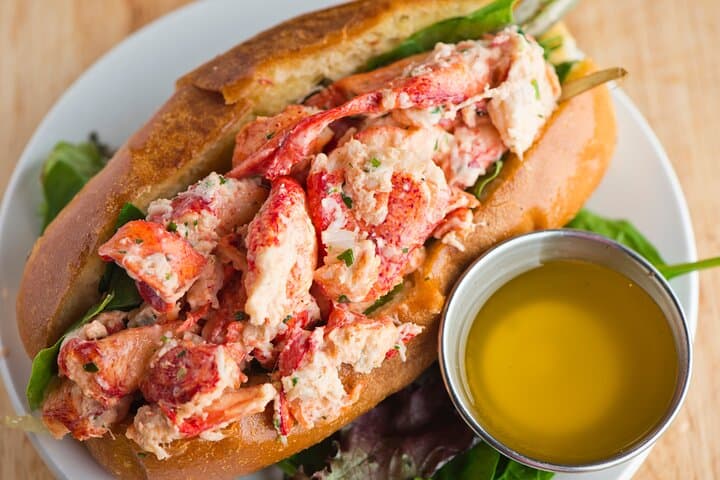 Boston Seafood Lovers Walking Tour: Lobster Rolls, Chowder & Freedom Trail