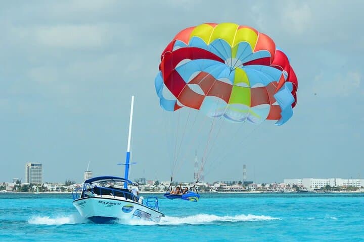 Cancun Parasailing: Sky Rider Oceanside 325-Foot Caribbean Flight photo 4