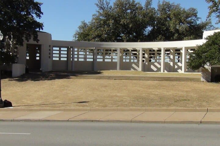 1-Hour JFK Assassination Walking Tour — Dealey Plaza Highlights photo 6