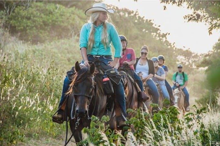 Oahu Sunset Horseback Ride: North Shore Sunset Horseback Tour