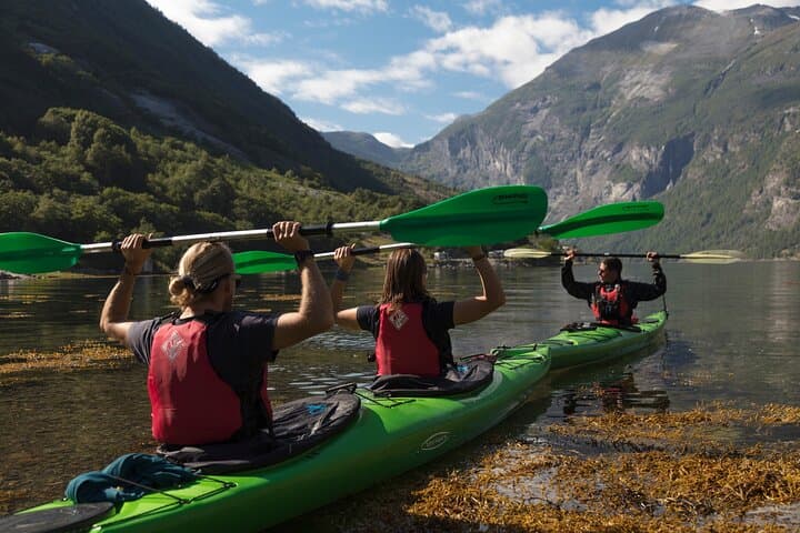 Paddle Geirangerfjord: 2-Hour Guided Kayak Tour to Gjaerdefossen