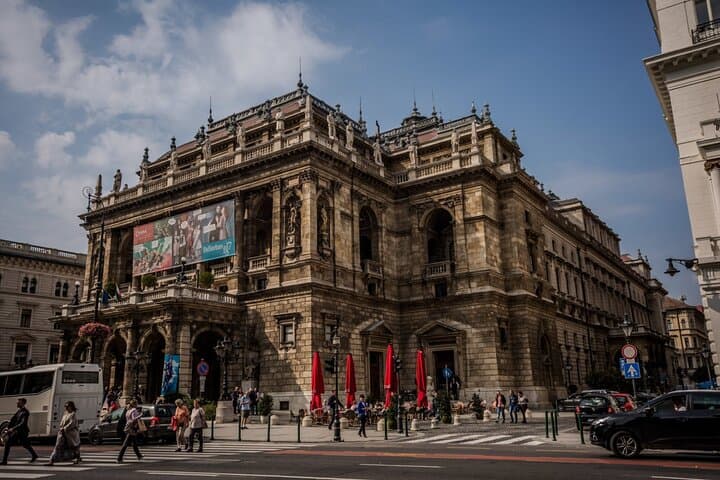 Private Budapest by Car: Hit the City's Best Sights in 4 Hours photo 6