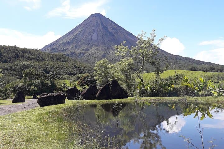 Arenal Volcano and La Fortuna Waterfall: Rainforest Walk & Waterfall Swim photo 4
