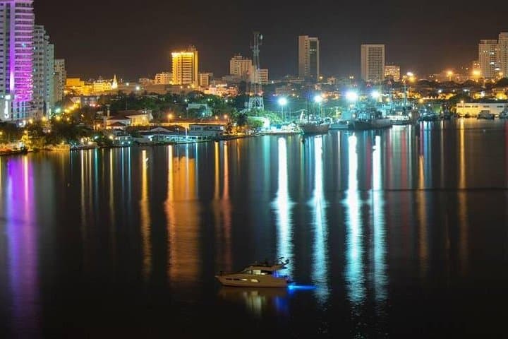 Night Boat Rental in Cartagena Bay: Evening Cruise, Drinks & City-Dock Dining photo 1