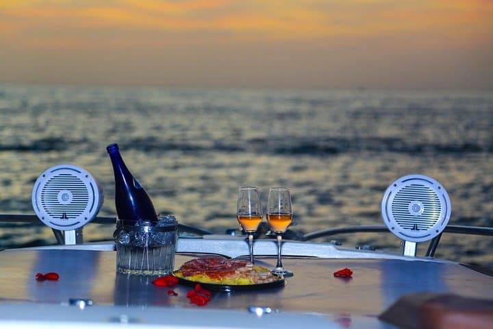 Night Boat Rental in Cartagena Bay: Evening Cruise, Drinks & City-Dock Dining photo 2