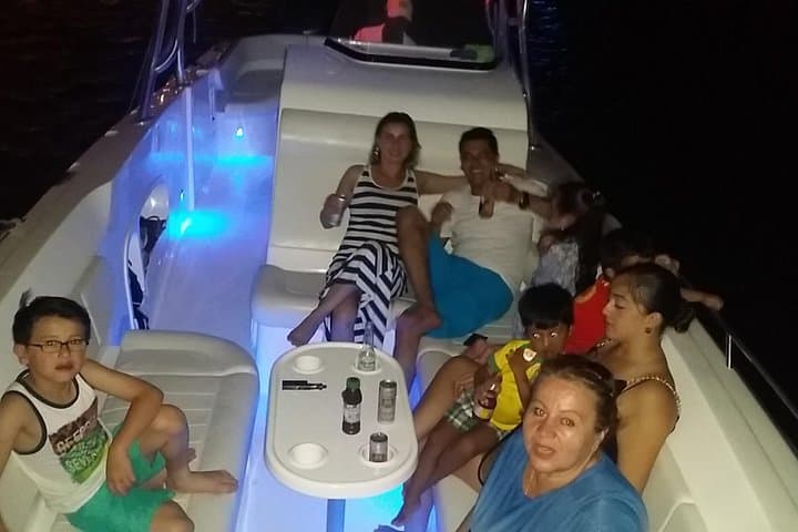 Night Boat Rental in Cartagena Bay: Evening Cruise, Drinks & City-Dock Dining photo 4