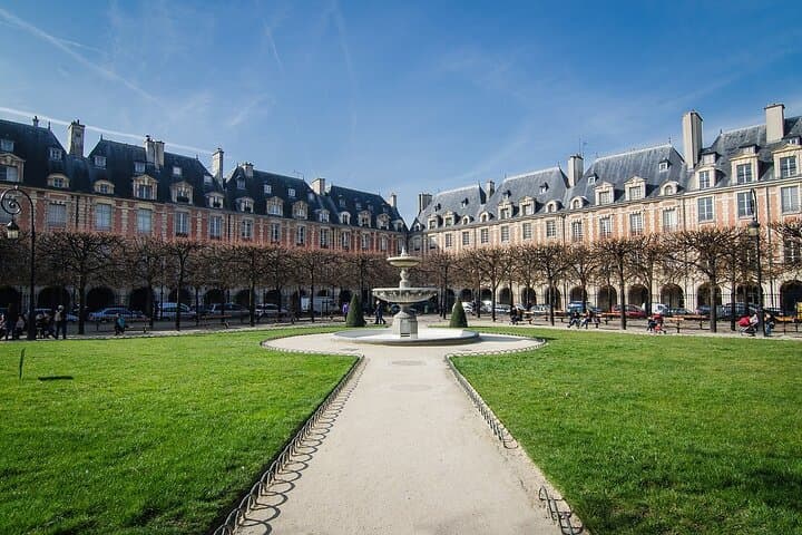 Le Marais Hidden Gems Walking Tour in Paris (with Optional Seine Cruise) photo 5