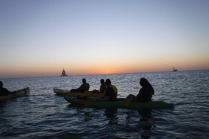 Night Glass-Bottom Kayak Tour in Aruba: Sunset, Reefs & Shipwrecks photo 4