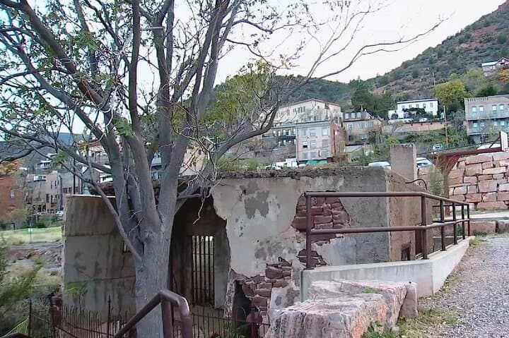 Wild Wild West Tour of Jerome — 90-Minute Guided History of Arizona’s Mining Town photo 2