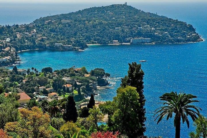 5-Day Private Paris to Nice Guided Tour — Burgundy, Provence & Côte d'Azur Highlights photo 1