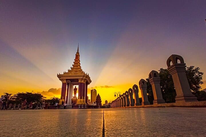 Phnom Penh Full-Day Cultural Tour: Royal Palace, Killing Fields & Silk Island photo 2