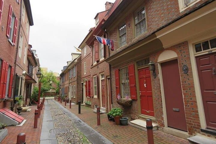 Discover Colonial Philadelphia: Small-Group Walking Tour of Independence Historic Sites photo 1