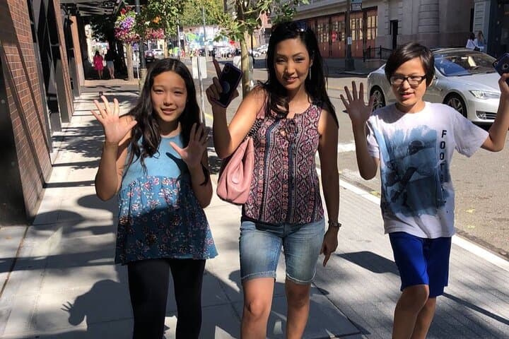 Crazy Dash Cleveland: Interactive Urban Scavenger Hunt Along the Cuyahoga