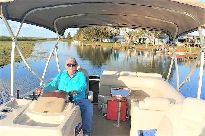 Lake Tohopekaliga Pontoon Fishing: Private 4-Hour Charter Near Kissimmee photo 2