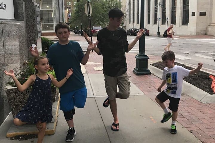 Crazy Dash Richmond Scavenger Hunt: App-Guided Walking Game with Remote Host photo 5