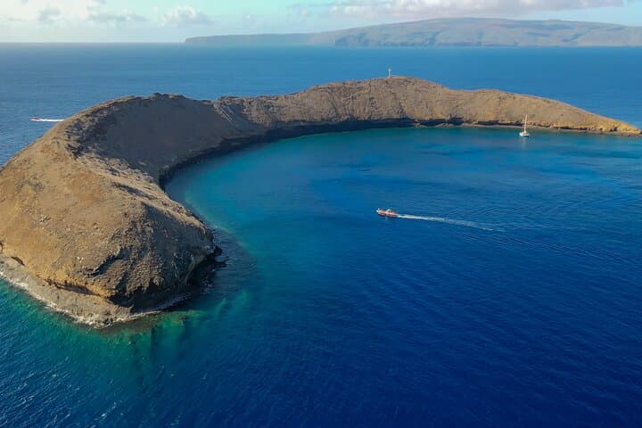 Morning Molokini Crater and Turtle Town Snorkel from Kihei
