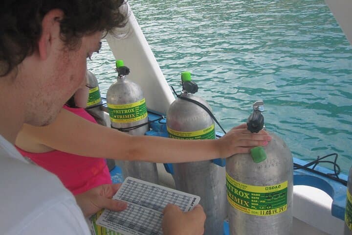 Two-Tank Boat Dives at Isla Roqueta — Acapulco Guided Dives for Certified Divers photo 4
