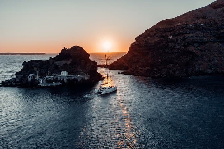 Santorini Romantic Sunset Catamaran Caldera Cruise with BBQ and Hot Springs