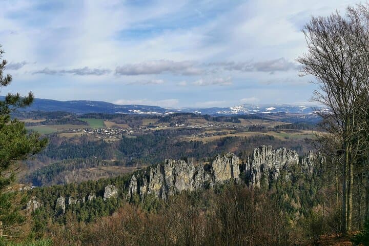 Full-Day Hike in Bohemian Paradise: Malá Skála Rock Labyrinth & Castle Views