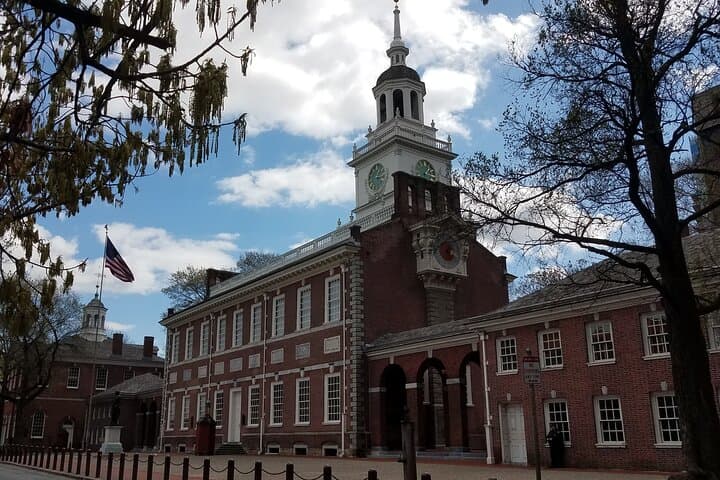 Hamilton Walking Tour Philadelphia: Small-Group Historic Walk Through Early Republic Sites photo 2