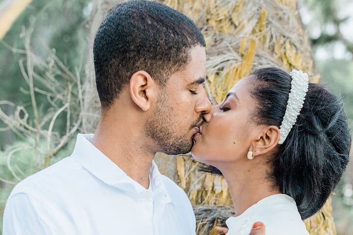 Surprise Proposal at Oahu Cliffside — Private Photography Session with Diamond Head Views