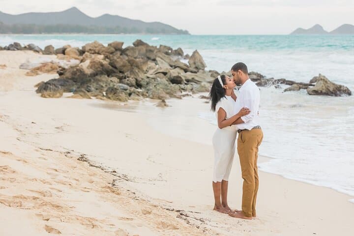 Surprise Proposal at Oahu Cliffside — Private Photography Session with Diamond Head Views photo 2