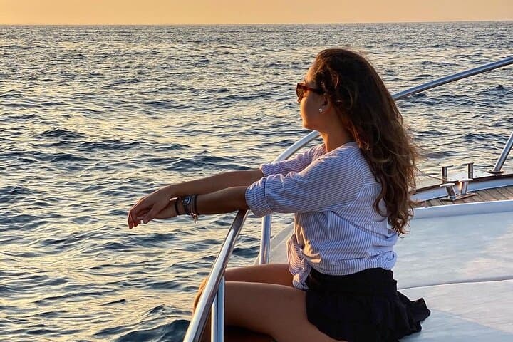 Capri Private Sunset Boat Tour — Faraglioni, Grottos & Aperitif photo 3
