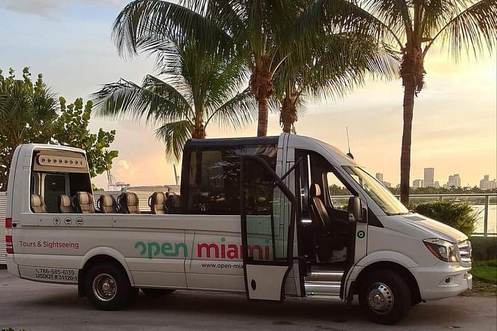 Miami Private Night Tour by Cabriolet Bus — South Beach, Wynwood & Downtown After Dark photo 1