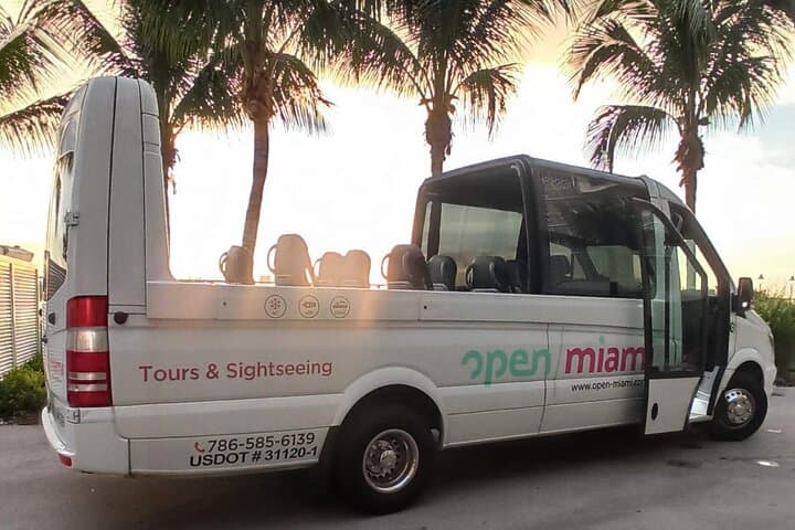 Miami Private Night Tour by Cabriolet Bus — South Beach, Wynwood & Downtown After Dark photo 2