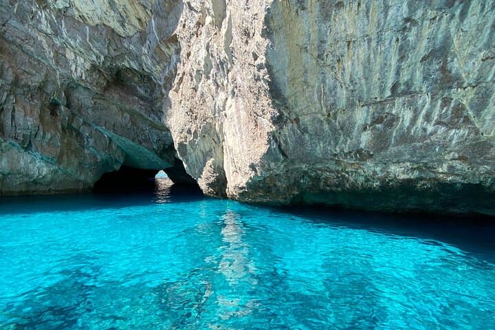 Private Capri Boat Excursion: Caves, Faraglioni & Snorkel photo 4