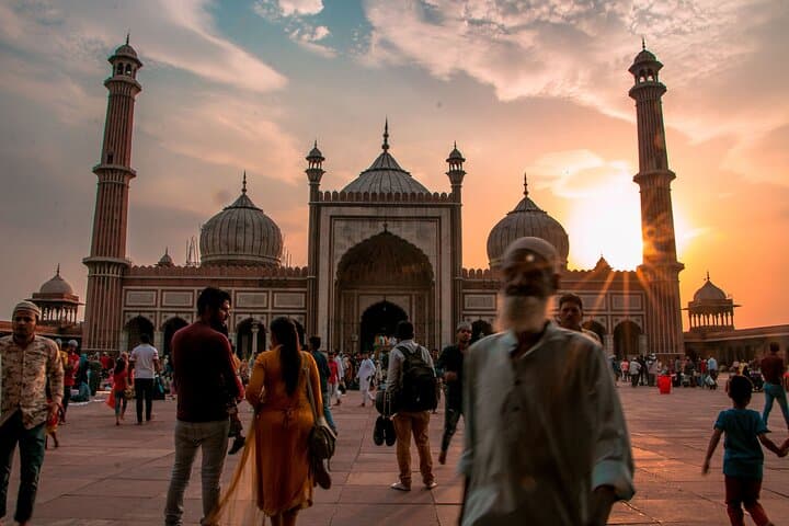 Full-Day Old and New Delhi Private Tour — Monuments, Markets & Rickshaw Ride photo 4