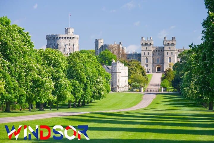Private Transfer from Central London to Southampton Cruise Port via Windsor Castle photo 3