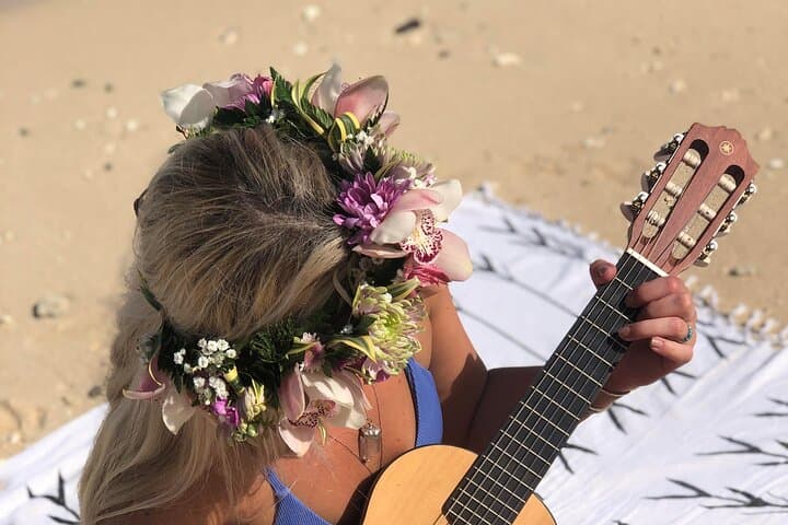 Haku Lei Workshop & Beach Photoshoot on Oahu — Livin' Aloha Experience