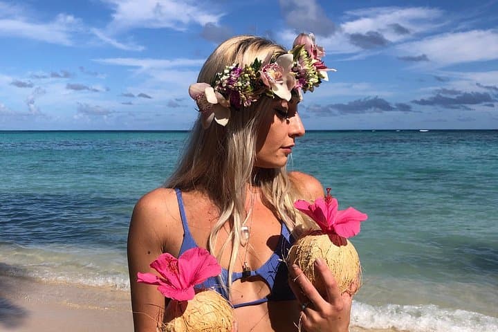 Haku Lei Workshop & Beach Photoshoot on Oahu — Livin' Aloha Experience photo 2