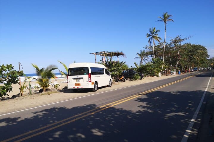 Private Transfer San José Airport to Puerto Viejo and Cahuita — Door-to-Door Minivan photo 2